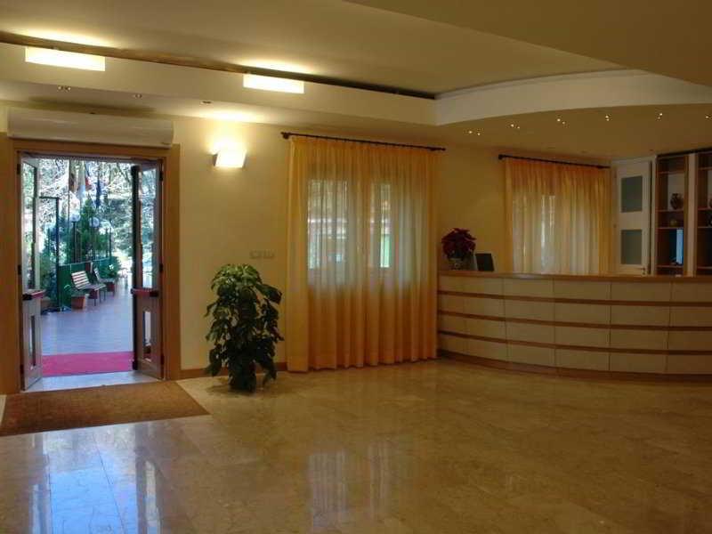 Emmaus Hotel Цафферана-Этнея Экстерьер фото