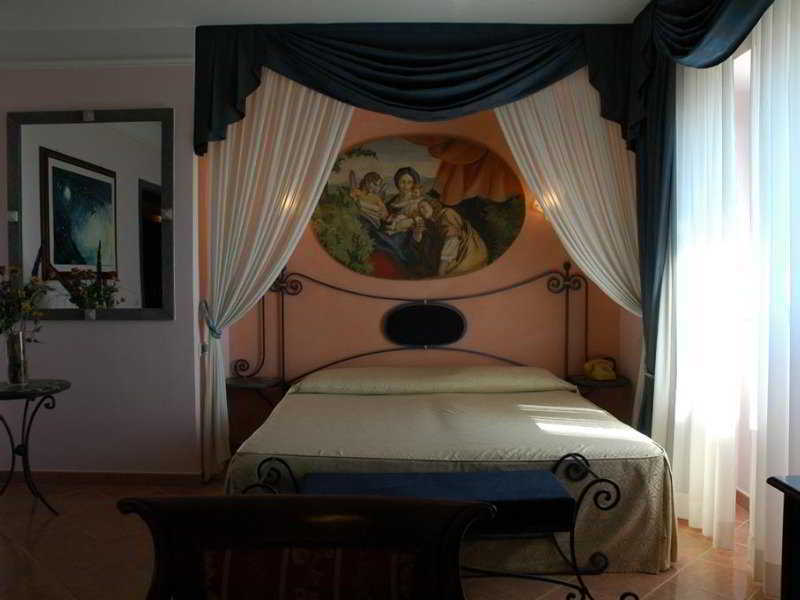 Emmaus Hotel Цафферана-Этнея Экстерьер фото