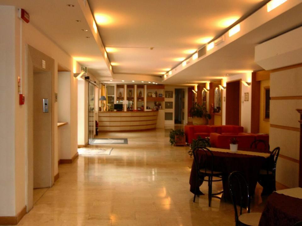 Emmaus Hotel Цафферана-Этнея Экстерьер фото